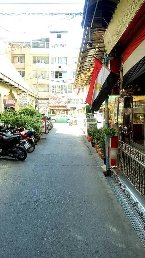 Lucky Palace Hotel Bangkok Exterior foto